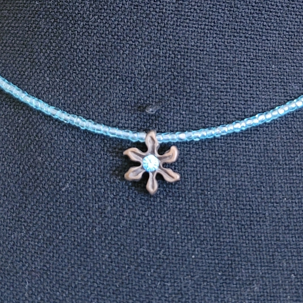 NWOT Beaded Floral Choker (NY&CO) - Picture 2 of 8